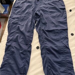 Like New- The North Face - Aphrodite 2.0 Capri Pant - Navy